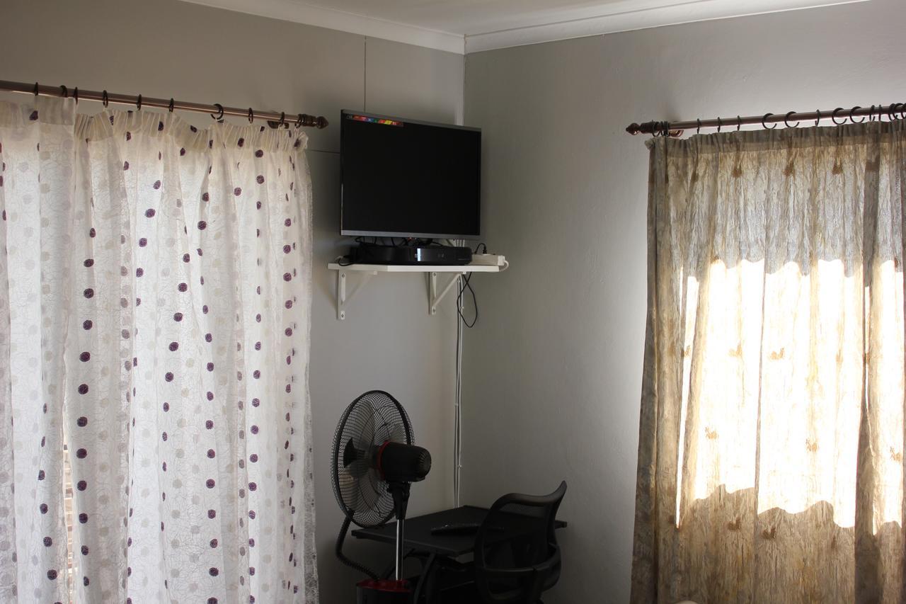 Coco Palm Bed&Breakfast Windhoek Exterior photo