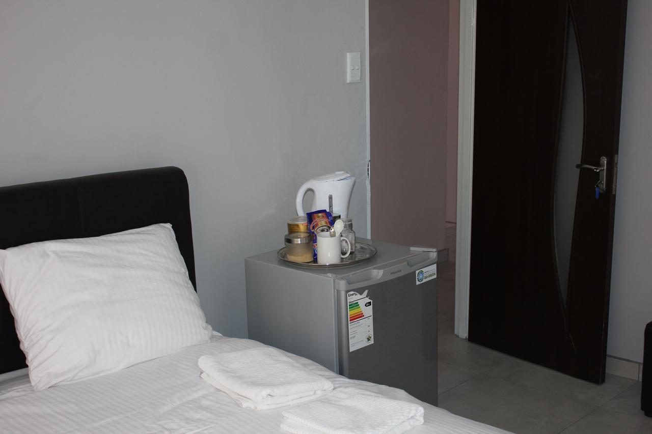 Coco Palm Bed&Breakfast Windhoek Exterior photo
