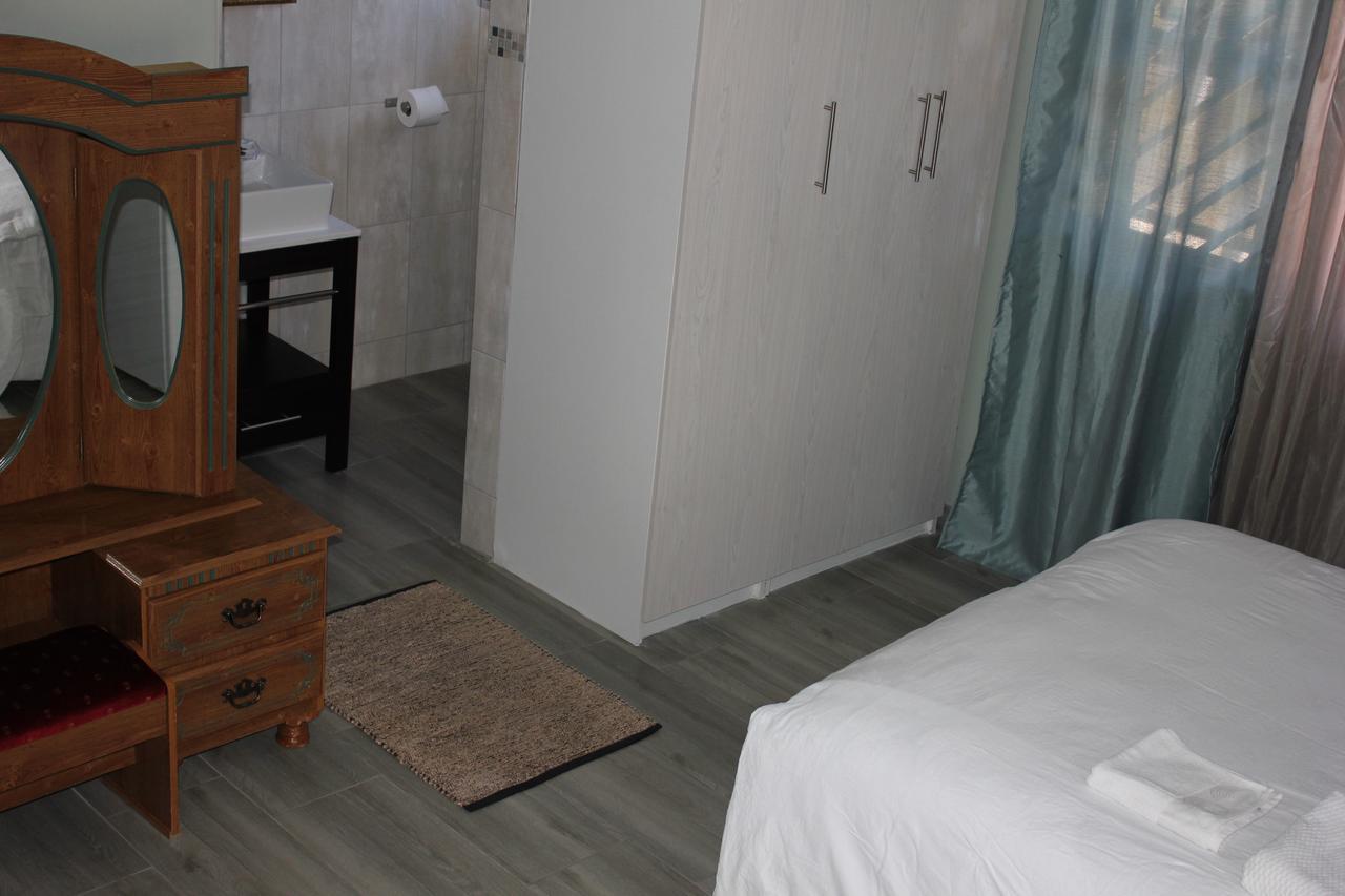 Coco Palm Bed&Breakfast Windhoek Exterior photo